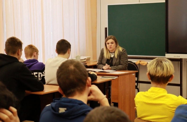 Беседа помощника прокурора Кораблинского района со студентами колледжа